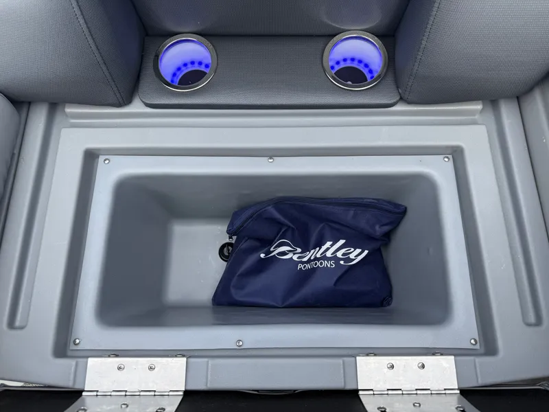 Slide: The Image of Bentley Pontoons Legacy 223 QSB Swingback Tritoon & Honda 4-Stroke EFI 2026 - 35