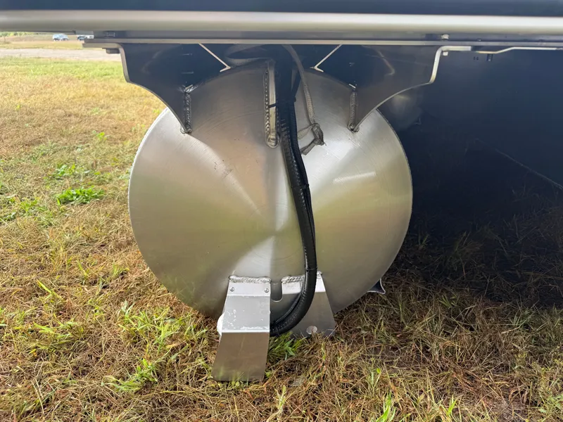 Slide: The Image of Bentley Pontoons Legacy 223 QSB Swingback Tritoon & Honda 4-Stroke EFI 2026 - 43