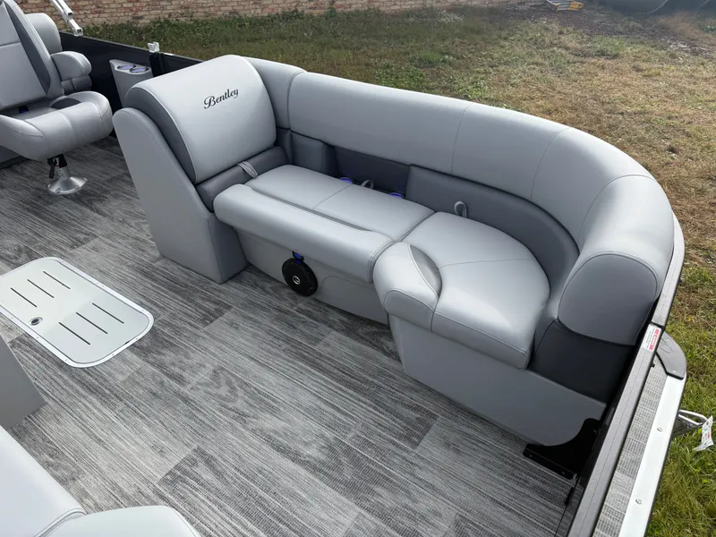 Slide: The Image of Bentley Pontoons Legacy 223 QSB Swingback Tritoon & Honda 4-Stroke EFI 2026 - 8