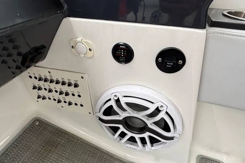 Slide: The Image of 2020 Formula 350 Crossover Bowrider dashboard with speaker and control panel. - 45