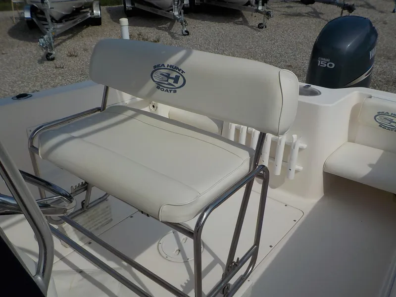 Slide: The Image of Sea Hunt Triton 220 2004 - 10