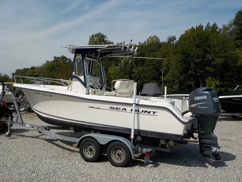 Slide: The Image of Sea Hunt Triton 220 2004 - 13