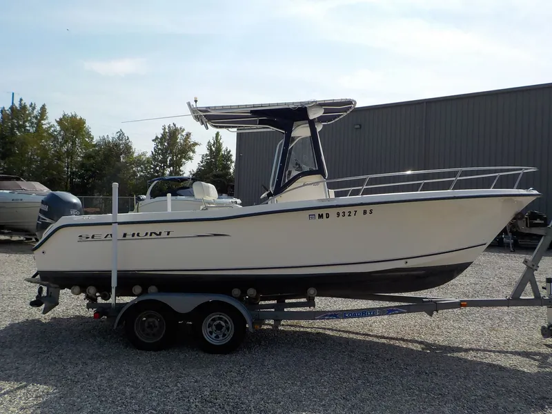 Slide: The Image of Sea Hunt Triton 220 2004 - 14