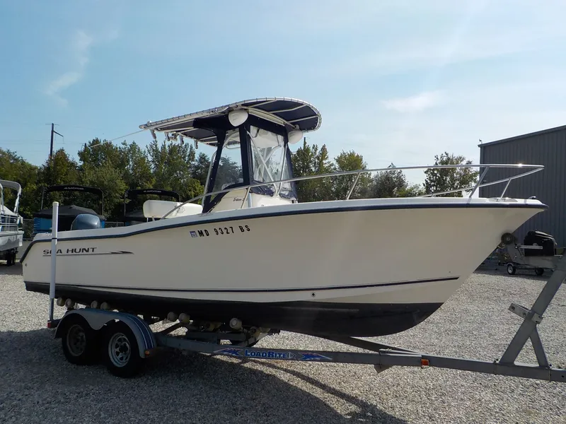 Slide: The Image of Sea Hunt Triton 220 2004 - 3