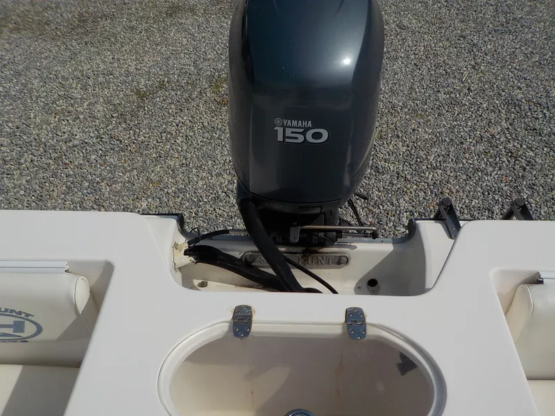 Slide: The Image of Sea Hunt Triton 220 2004 - 6