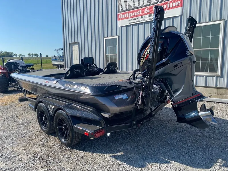 Slide: The Image of Skeeter FXR21 Limited 2025 - 13