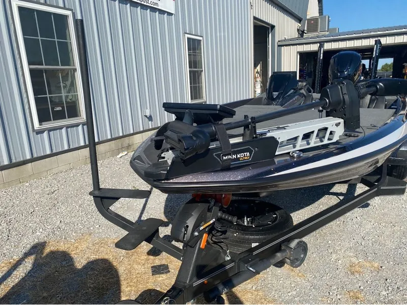 Slide: The Image of Skeeter FXR21 Limited 2025 - 15