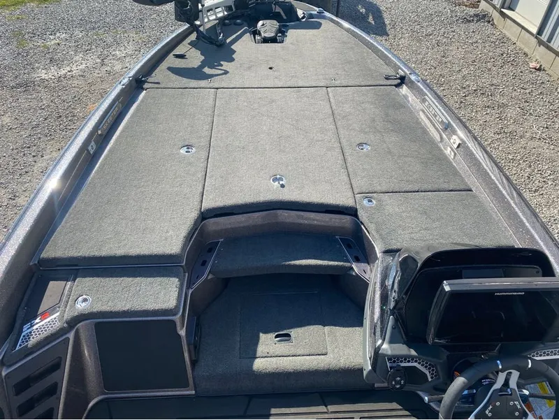 Slide: The Image of Skeeter FXR21 Limited 2025 - 7