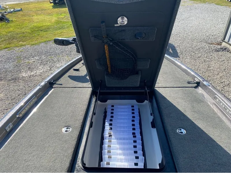 Slide: The Image of Skeeter FXR21 Limited 2025 - 9