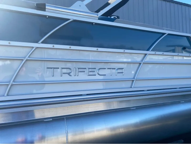 Slide: The Image of Trifecta 22CL2 LE 2024 - 5