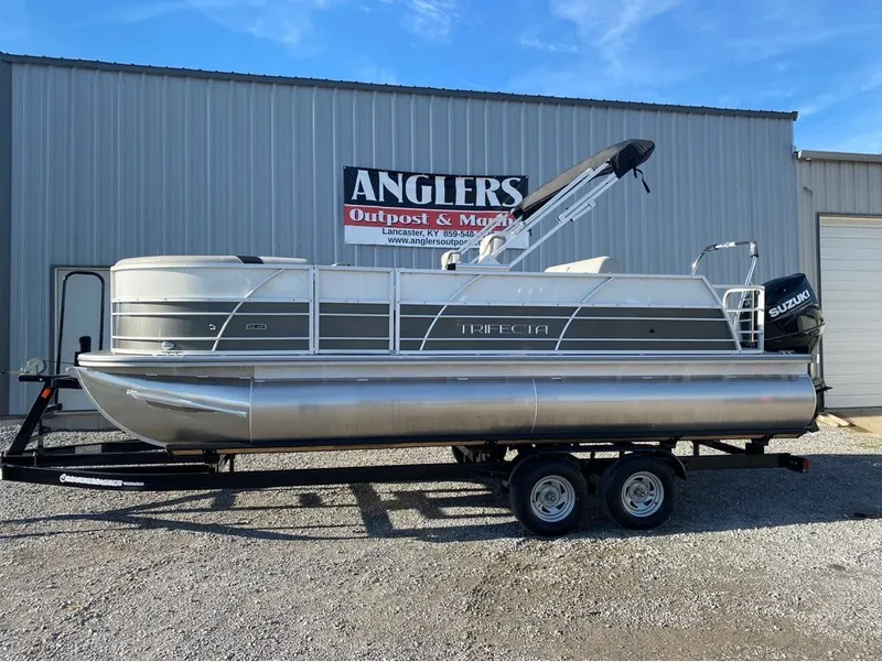 The Image of Trifecta LE Series 22UL 2025 - 1