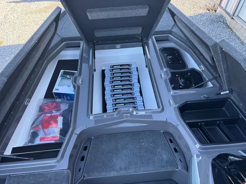 Slide: The Image of Interior view of Skeeter ZXE20 boat, model 2026. - 6