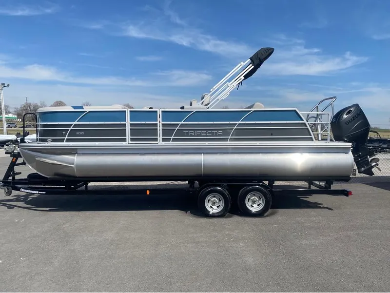 Slide: The Image of Trifecta LE Series 24UL LE T 2025 - 10