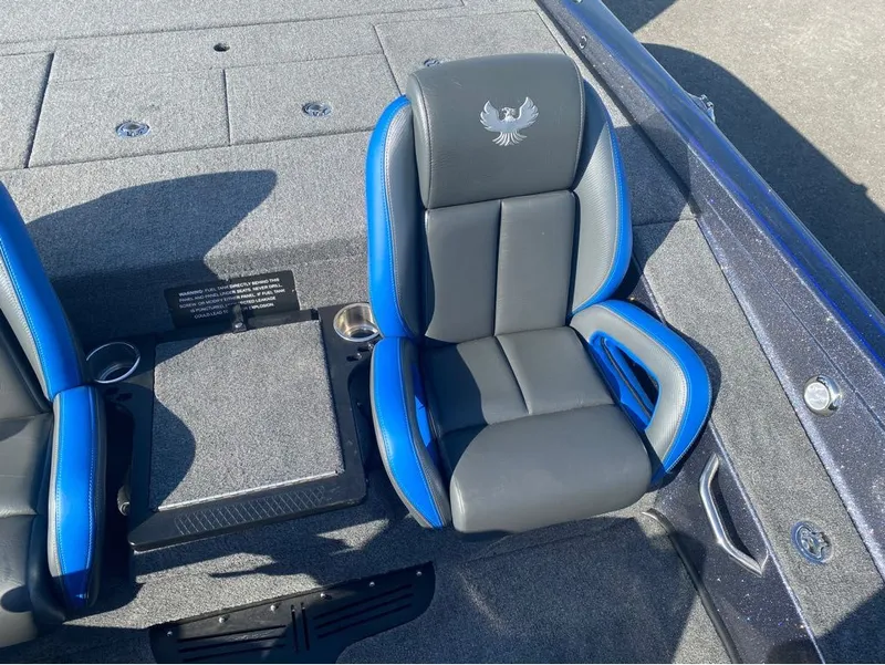 Slide: The Image of Phoenix Bass Boat ZXL Series 721 2025 - 16