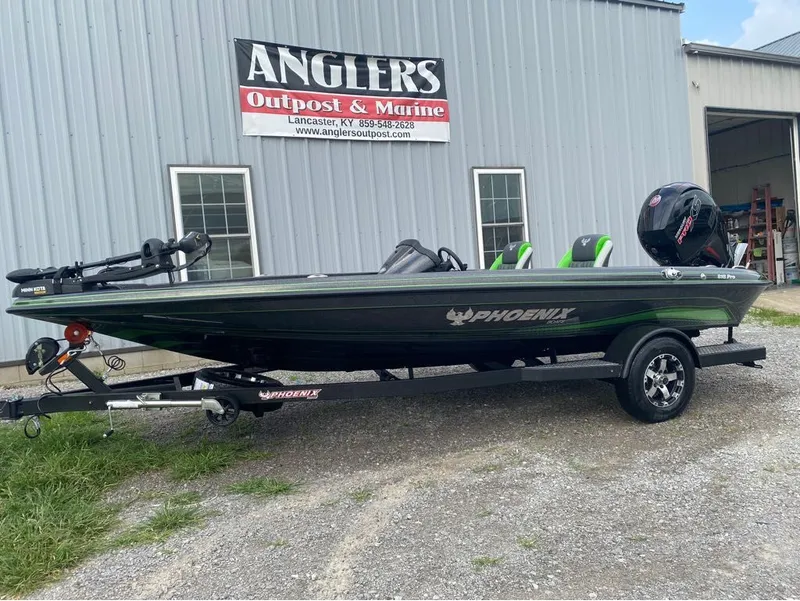 Slide: The Image of Phoenix Pro Series 818 boat at Anglers Outpost & Marine. - 6