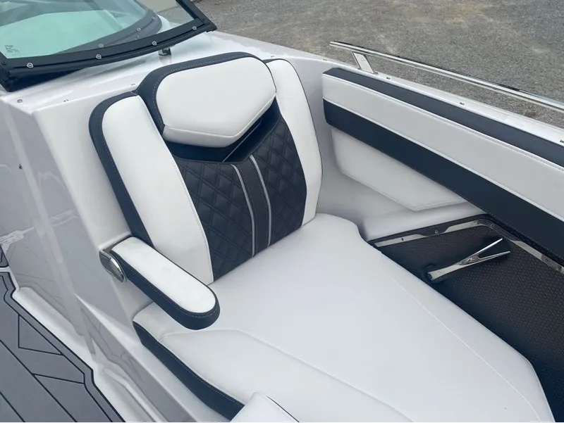 Slide: The Image of Monterey 278SS Super Sport 2025 - 13