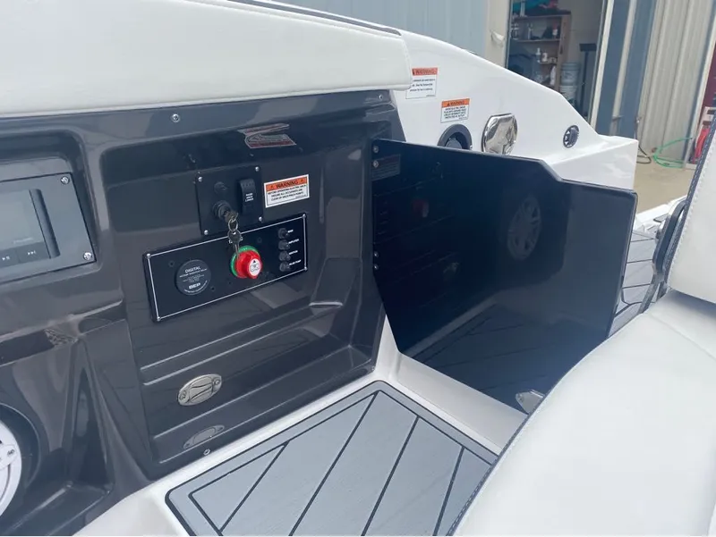 Slide: The Image of Monterey 278SS Super Sport 2025 - 22