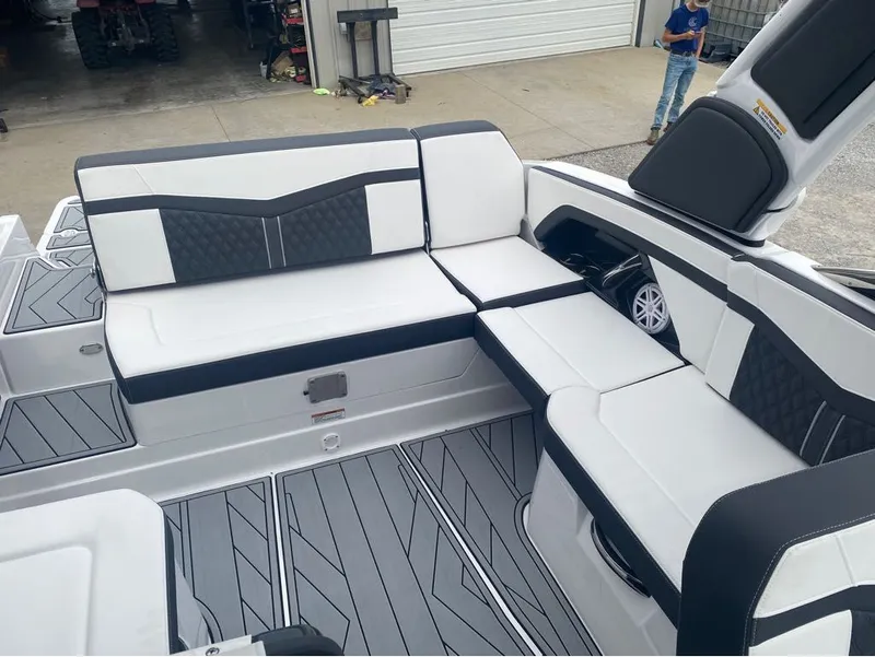 Slide: The Image of Monterey 278SS Super Sport 2025 - 28