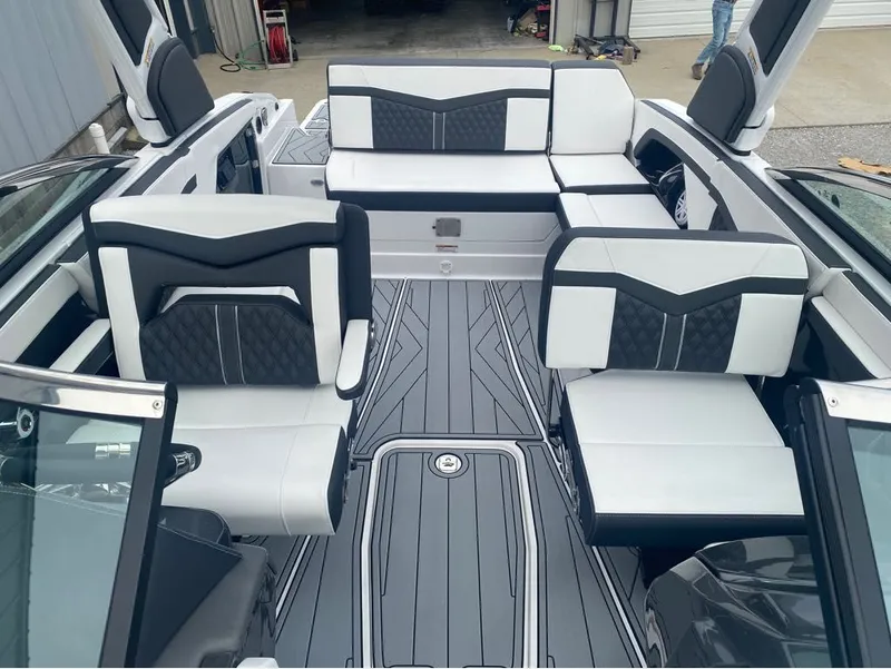 Slide: The Image of Monterey 278SS Super Sport 2025 - 29