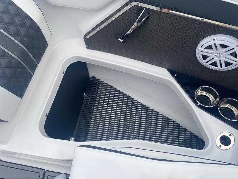 Slide: The Image of Monterey 278SS Super Sport 2025 - 3