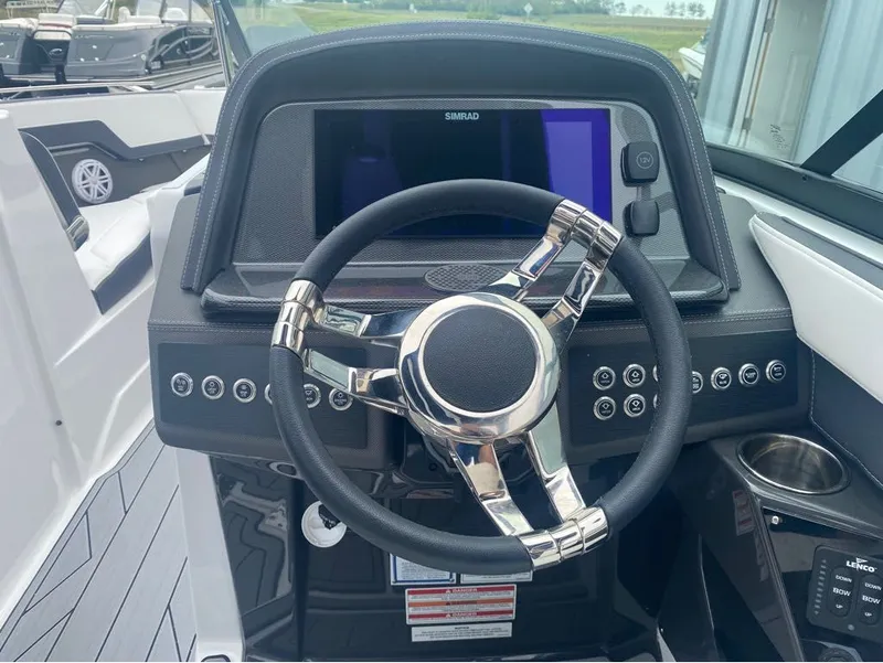 Slide: The Image of Monterey 278SS Super Sport 2025 - 8