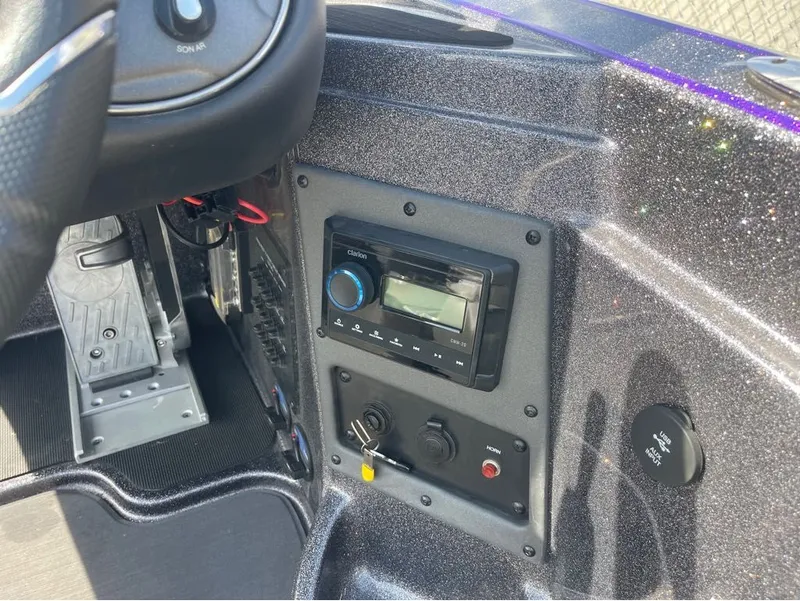 Slide: The Image of Triton 19 TrX Patriot 2023 - 2