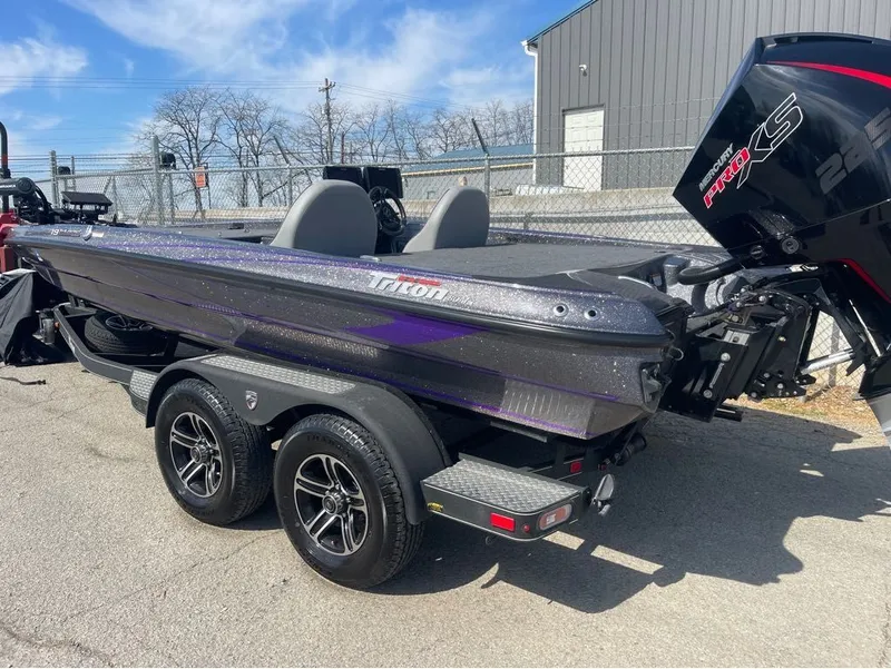 Slide: The Image of Triton 19 TrX Patriot 2023 - 4