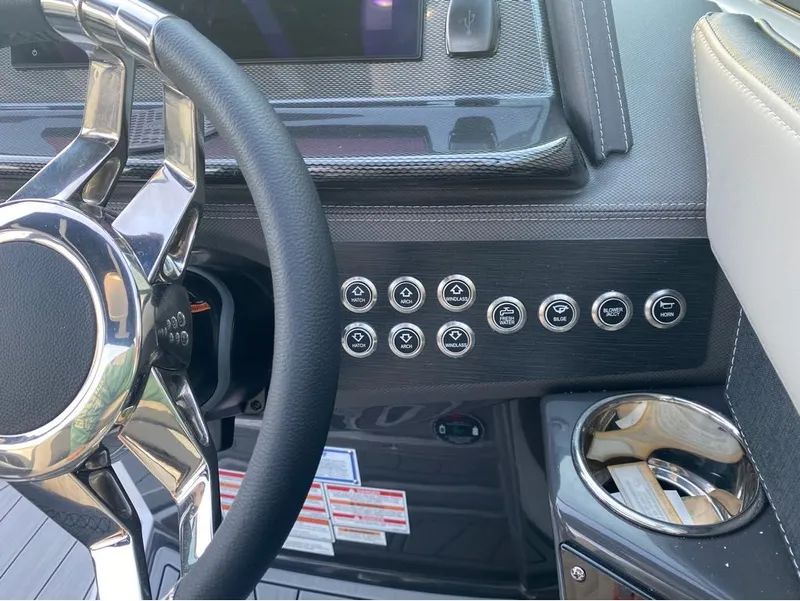 Slide: The Image of Monterey 278SS Super Sport 2025 - 19