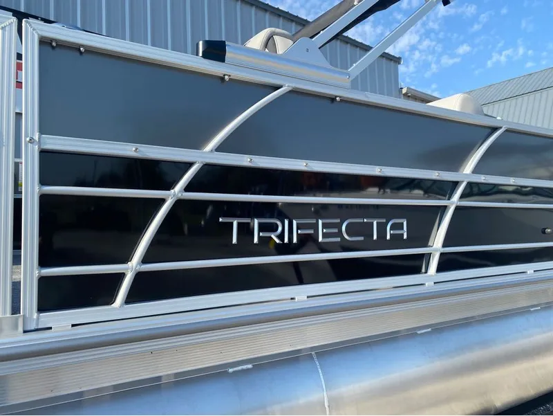 Slide: The Image of Trifecta LE Series 22UL LE 2025 - 11