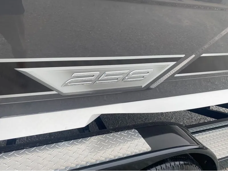 Slide: The Image of Monterey 258SS Super Sport 2025 - 18