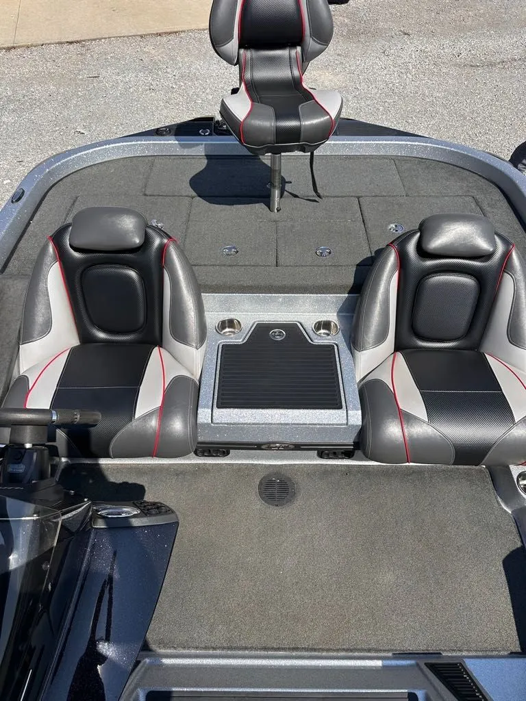 Slide: The Image of Ranger Z519 2017 - 6