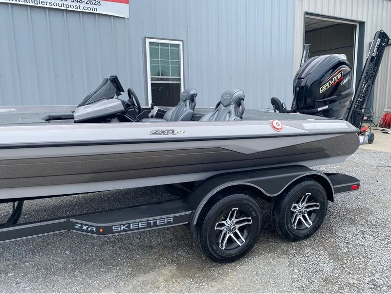 Slide: The Image of Skeeter ZXR21 2025 - 3