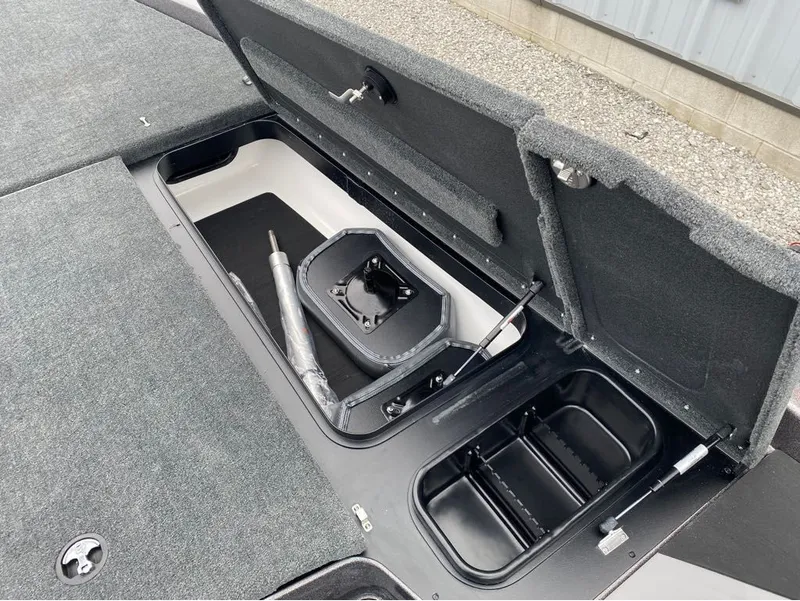 Slide: The Image of Skeeter ZXR21 2025 - 5