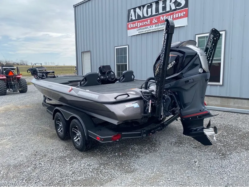 Slide: The Image of Skeeter ZXR21 2025 - 7