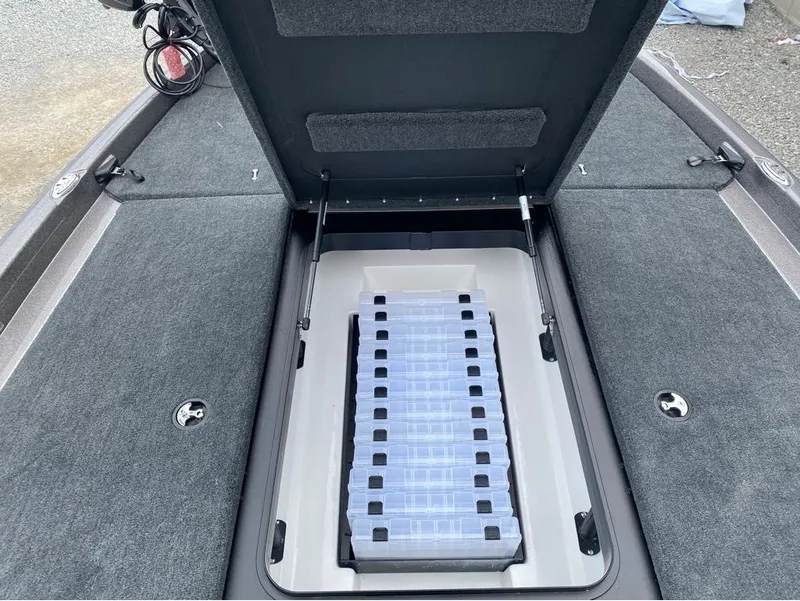 Slide: The Image of Skeeter ZXR21 2025 - 8