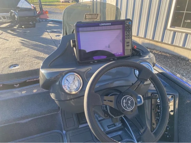 Slide: The Image of Phoenix Bass Boat 920 Elite 2025 - 2