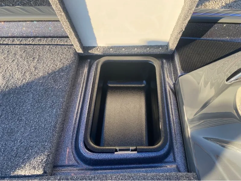 Slide: The Image of Phoenix Bass Boat 920 Elite 2025 - 20