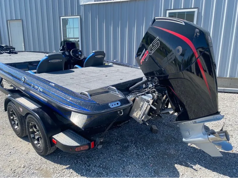 Slide: The Image of Phoenix Bass Boat ZXL Series 721 2025 - 10