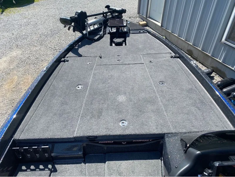 Slide: The Image of Phoenix Bass Boat ZXL Series 721 2025 - 20