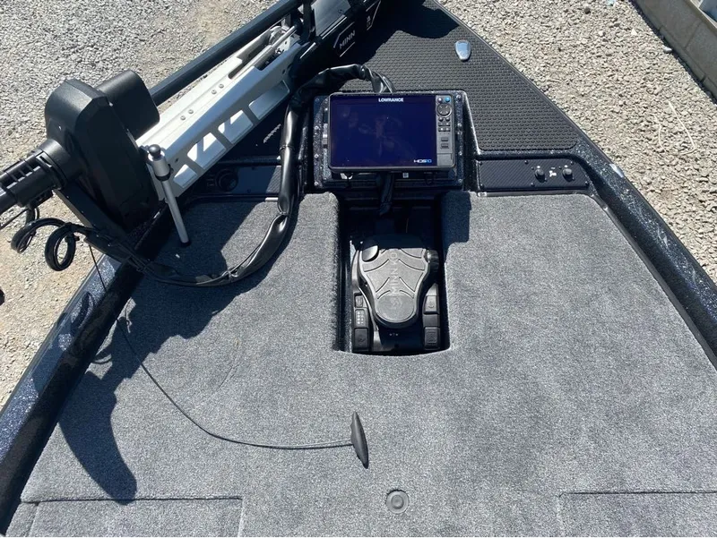 Slide: The Image of Phoenix Bass Boat ZXL Series 721 2025 - 3