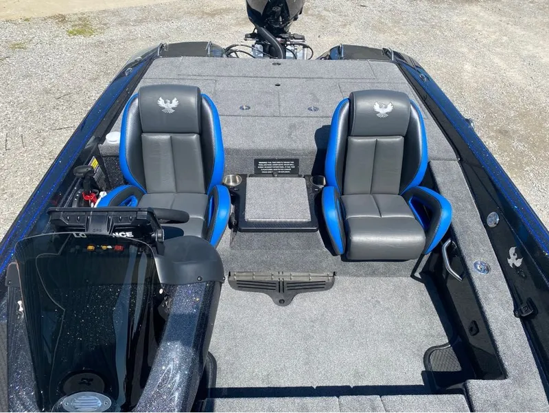 Slide: The Image of Phoenix Bass Boat ZXL Series 721 2025 - 5