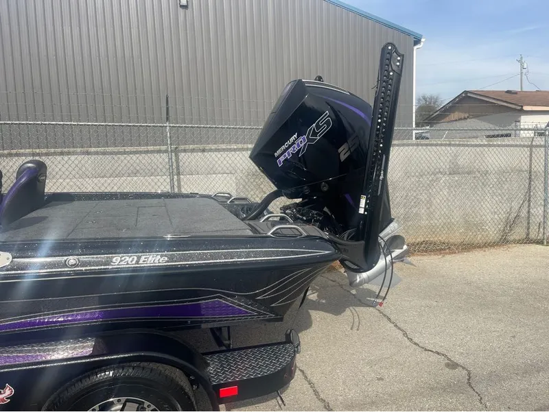 Slide: The Image of Phoenix Bass Boat 920 Elite 2025 - 5