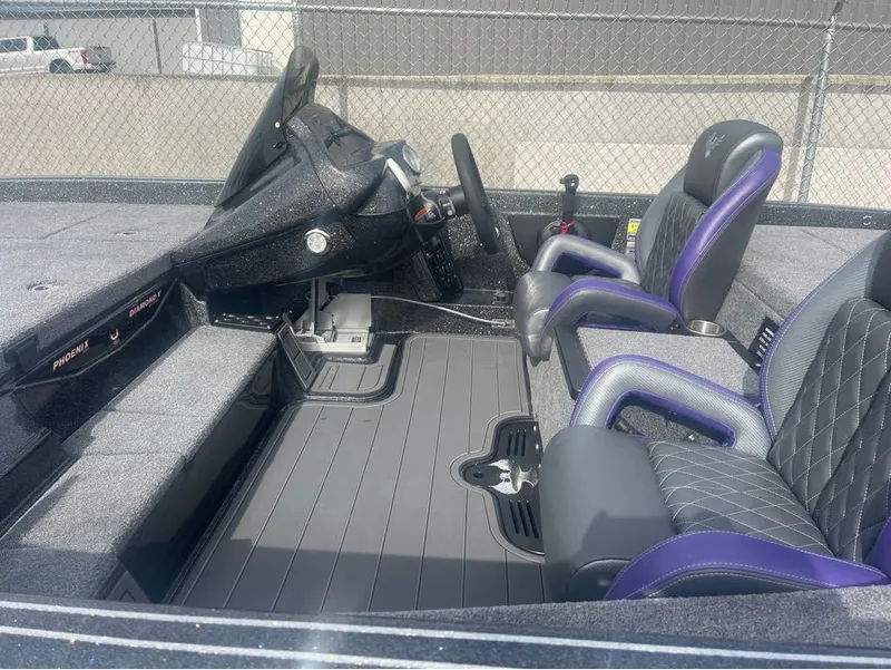 Slide: The Image of Phoenix Bass Boat 920 Elite 2025 - 9