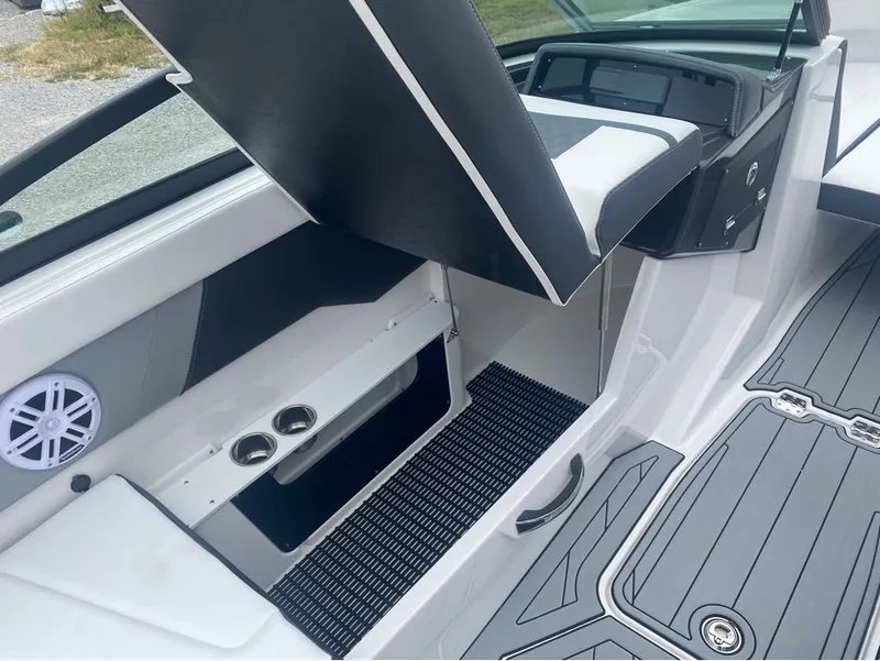 Slide: The Image of Monterey M-22 2025 - 7