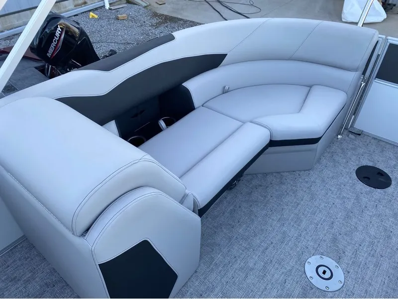 Slide: The Image of Berkshire LE Series 22RFX LE 2024 - 16