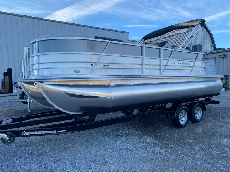 Slide: The Image of Berkshire LE Series 22RFX LE 2024 - 18