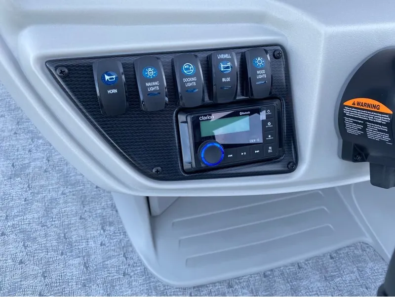 Slide: The Image of Berkshire LE Series 22RFX LE 2024 - 19