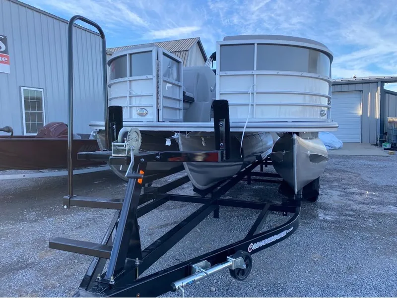 Slide: The Image of Berkshire LE Series 22RFX LE 2024 - 7