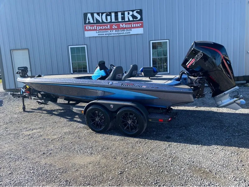 Slide: The Image of Triton 20XP Patriot 2025 - 14