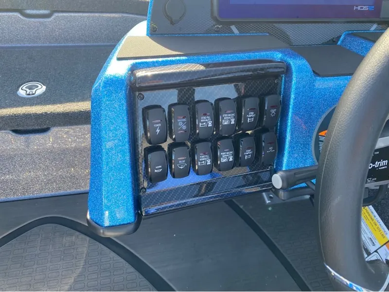 Slide: The Image of Triton 20XP Patriot 2025 - 5